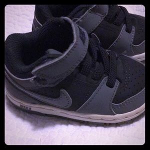 Toddler boy Nike shoes ✔️